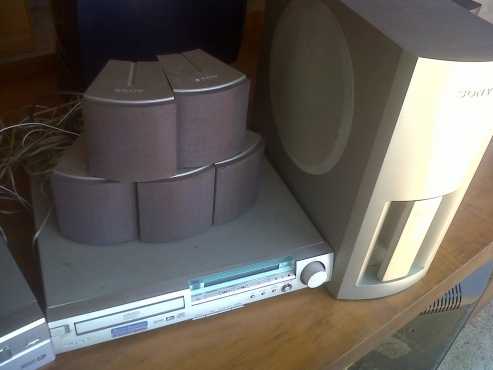 Dvd player with speakers and sub woofer