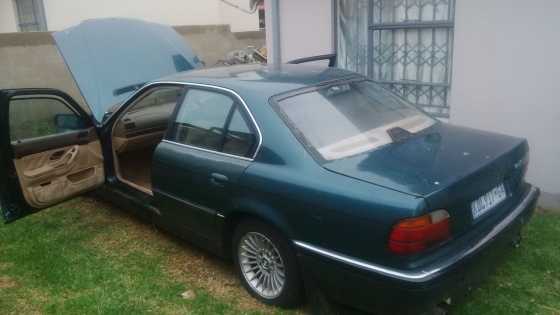 E38 BMW 740 97 model selling all engine parts from R 500.00 UPWARDS