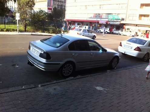 e46 BMW 2000, 320i