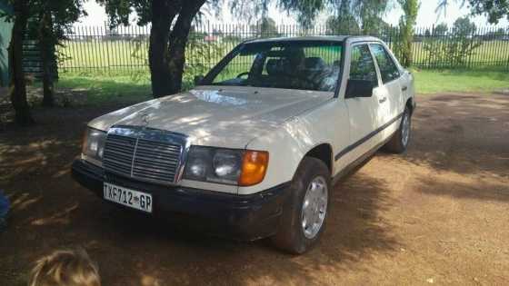 Ek het n 91 Mercedes 230E te koop of te ruil