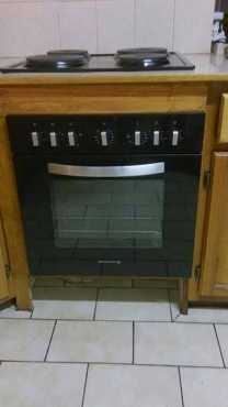 Electrical Kelvinator hob standard 60cm with under counter oven