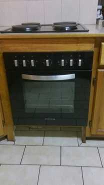 Electrical Kelvinator hob with undercounter oven