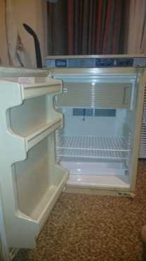 electrolux caravan fridge 220v 12v gas