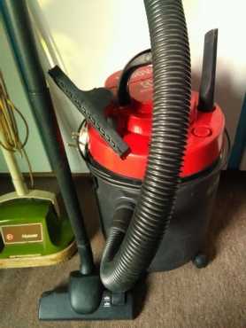 Electrolux Wet and Dry Vacuum cleaner plus Hoover Floor polisher