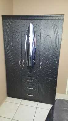 Elegant Black Cupboard with Mirror in good conditi