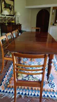 Elegant Victorian  Antique Dining Table