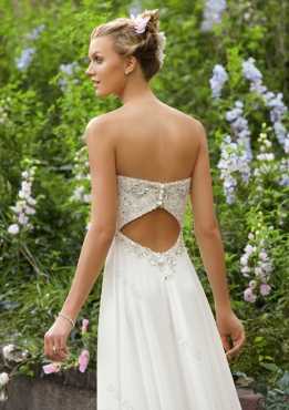 Elegant yet playful Wedding dress