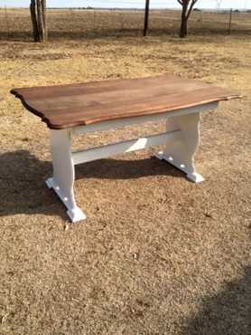 Emboya tafel te koop