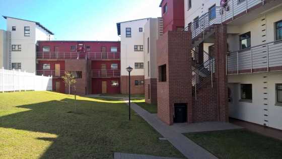 Emmaculate 2-bedroom 2-bathroom Apartment in Barbeque Downs Midrand