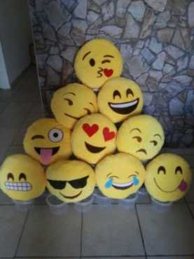 Emoji Smiley Emoticon Yellow Round Cushion Pillow DON039T MISS OUT