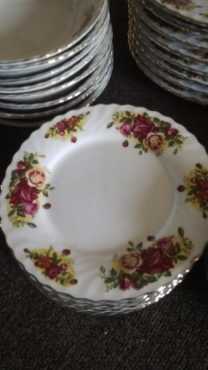 English Rose crockery set