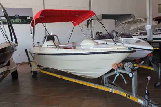 Escape 17 Feet with 115 Hp Yamaha