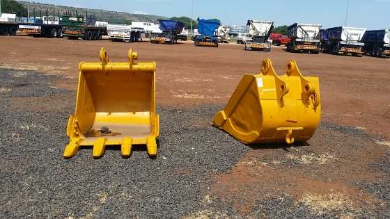 EXCAVATOR BUCKET