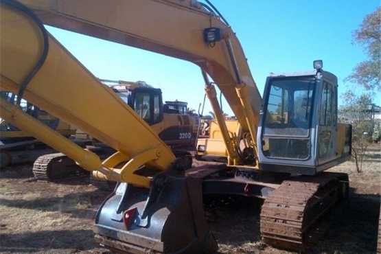 Excavators Bell HD820E