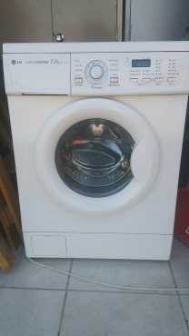 Excellent Condition LG 7.2kg white Intellowasher Washing Machine