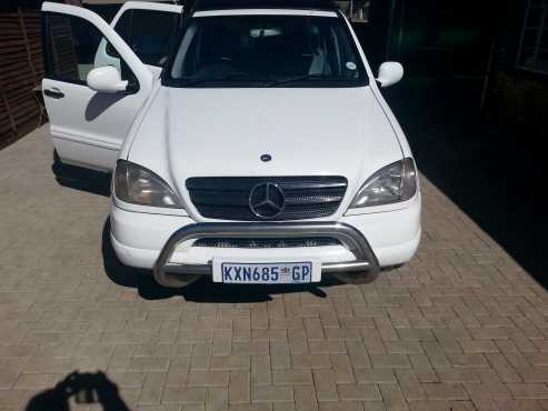 EXCELLENT CONDITION MERCEDES ML430 SUV FOR SALE