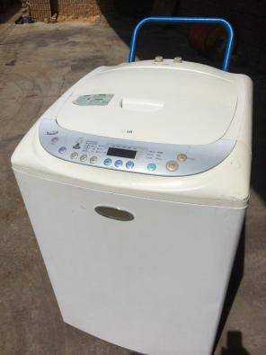 EXCELLENT LG 13KG top loader washing Machine.