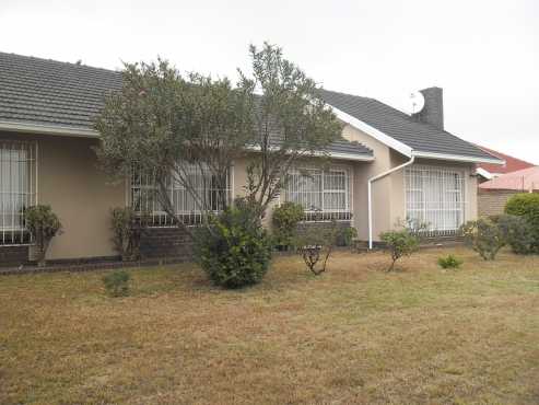 Excellent Street Appeal With Exciting Extras in Rewlatch, Johannesburg South