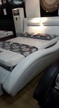 Exclusive Queensize leather bed