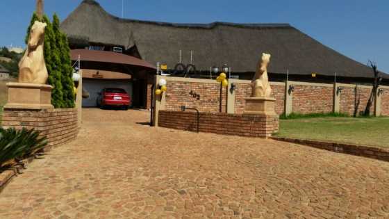 Excusive Rondawel For Rent at  the Vaal 15min from VANDERBIJLPARK CBD  R3500.00pm Electricity Inc an