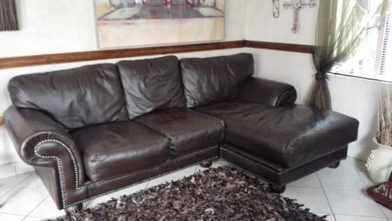 EXQUISITE FULL HIDE LEATHER COUCH  CHAISE