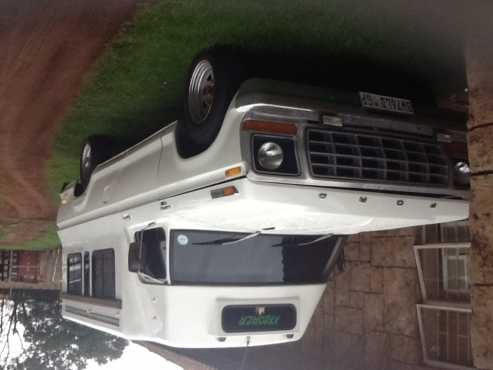 F250 Camper Ford V 8 with autobox