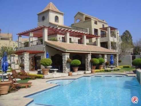 Fabulous 2 Bedroom 2 Bathroom apartment with a Garden For Sale in Morningside - Sandton