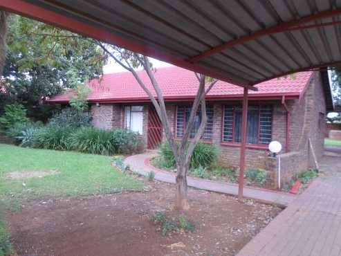 Face brick 4 bedroom house R 8000
