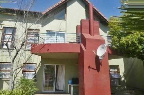 FERNDALE Long Street 1BEDROOMED loft  townhouse to let for R5000