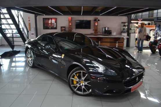 Ferrari California DCT 4.3 V8 (338kW)