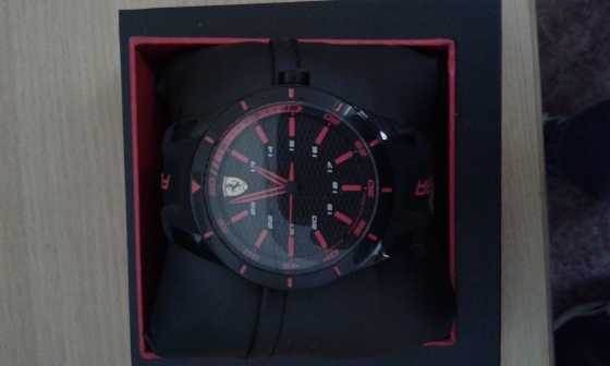 Ferrari Watch - Red Rev - black Sili Male, round black 44mm, synthetic strap