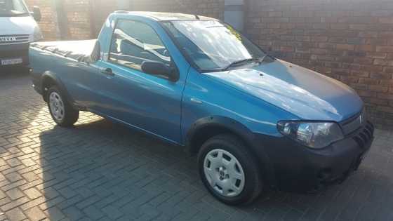 Fiat - Strada 1.6 ELX