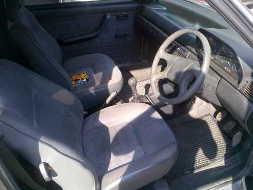 fiat uno 1.1i 1995 200000km r24950-00  5 speed  fuel saver  cd radio  alarm and central locking  mag