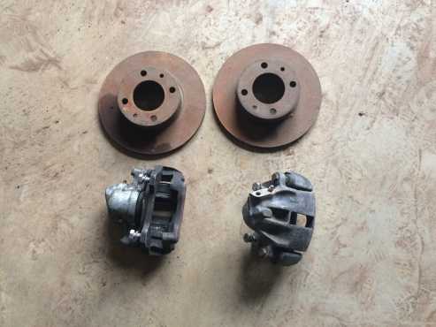 Fiat Uno Turbo front brake calipers and discs