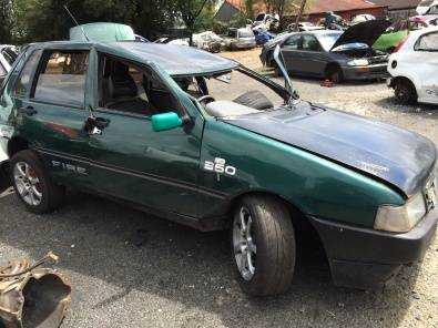 FIAT UNOS  STRIPPING FOR SPARES