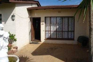 FINSBURY RANDFONTEIN R849 000 BIG STAND - 1400 M2