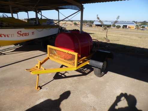 Fire trailer with 500 liter tank and Honda pump-out engine at huge discount