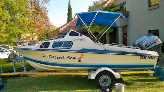 Flamingo 2 wet deck - 17ft cabin boat  Excellent condition  2 x Mariners 50Hp  R80 000