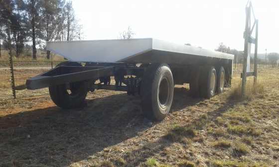 Flat deck 18 ton trailer