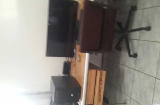 flat screen TV with pc for sale urgently