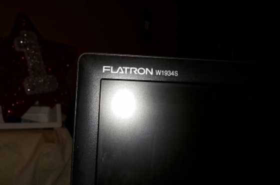 flatron  LG screen  w1934s