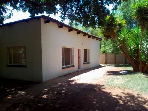 FLATS HOUSES  INNEAR ONDERSTEPOORT- Only 5Km from UP Veterinary Faculty-Immediately