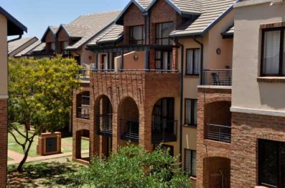 FOR SALE 1st Floor Bachelors Apartment in Hilltop Lofts, Carlswald, Midrand