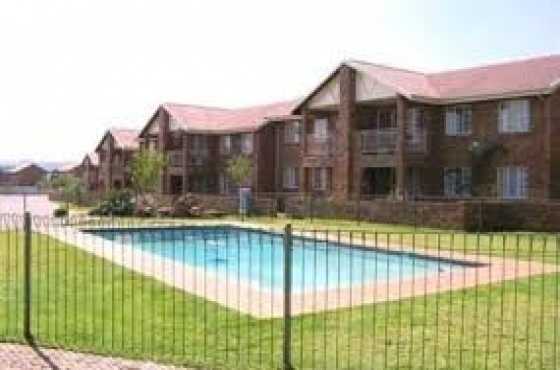 FOR SALE  2 Bed 1 Bath Flat with private garden in security complex (Highveld Centurion)