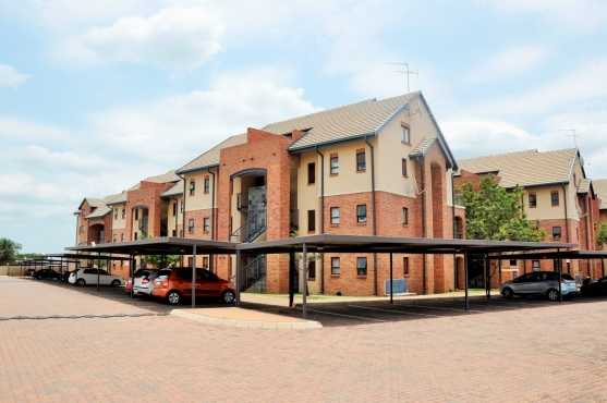FOR SALE 2 BEDROOM 2ND FLOOR LOFT APARTMENT IN HILLTOP LOFTS, CARLSWALD, MIDRAND