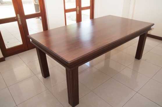 For sale - Dining room table in mint condition