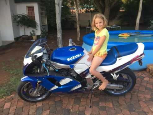 FOR SALE- Suzuki GSXR 750