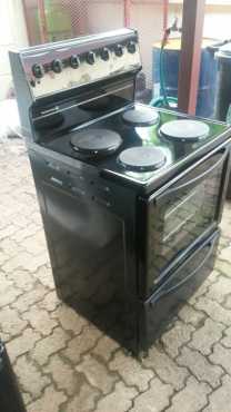 FORA SALE Kelvinator 4 plate stove