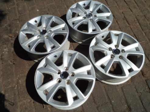 ford 16 inch mag wheels