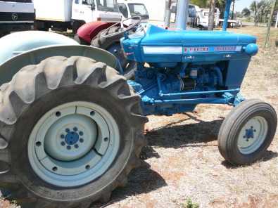 FORD 3000 TRACTOR